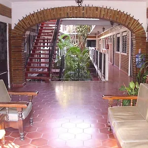 hotel-azteca.hotelspuertovallarta.org/